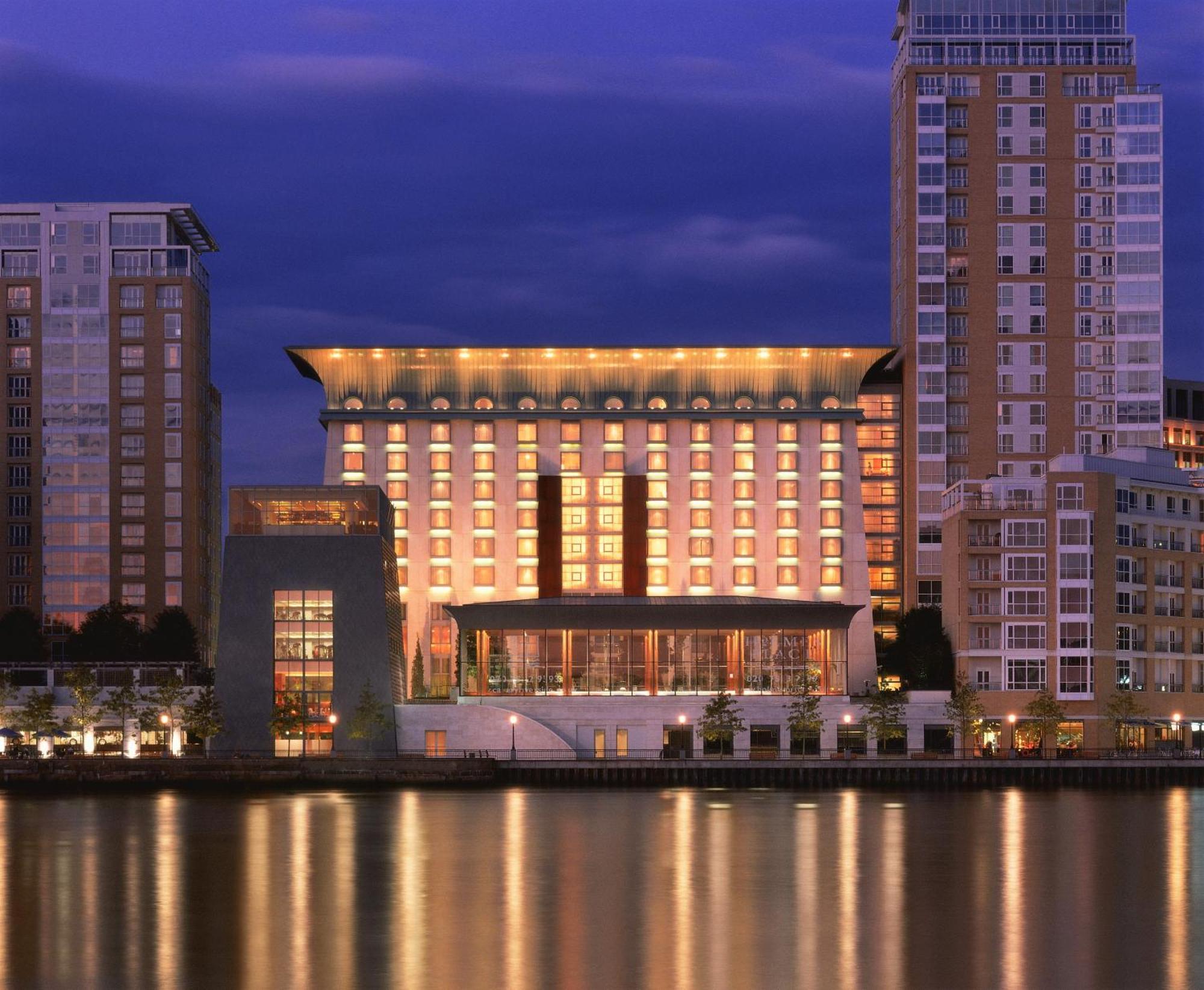 Canary Riverside Plaza Hotel Лондон Экстерьер фото The InterContinental London O2