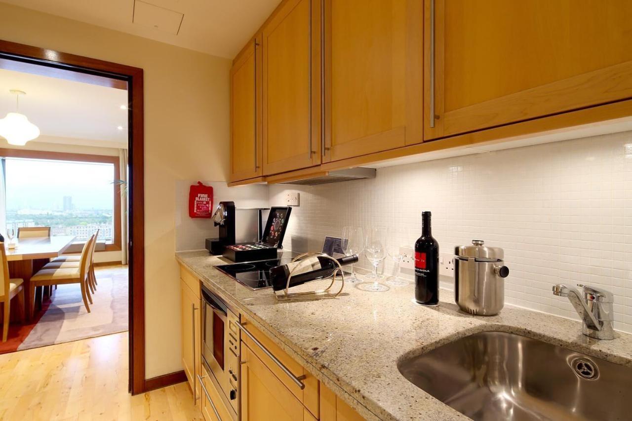 Canary Riverside Plaza Hotel Лондон Экстерьер фото A typical kitchen
